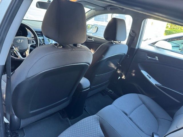 Used 2012 Hyundai Accent SE FWD image 8