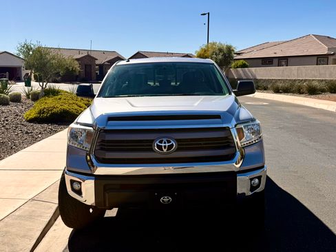 Used 2014 Toyota Tundra SR5 w/ SR5 Upgrade Package image 2