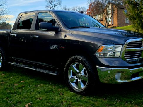 Used 2018 RAM 1500 Big Horn image 4