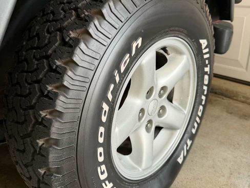 Used 2003 Jeep Wrangler X AWD/4WD image 9
