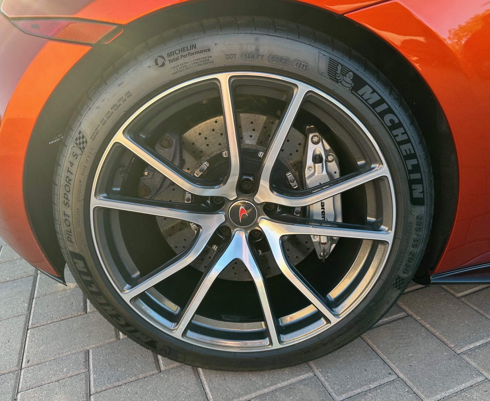 Used 2018 McLaren 570S RWD image 10