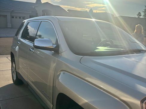 Used 2014 GMC Terrain SLE image 2