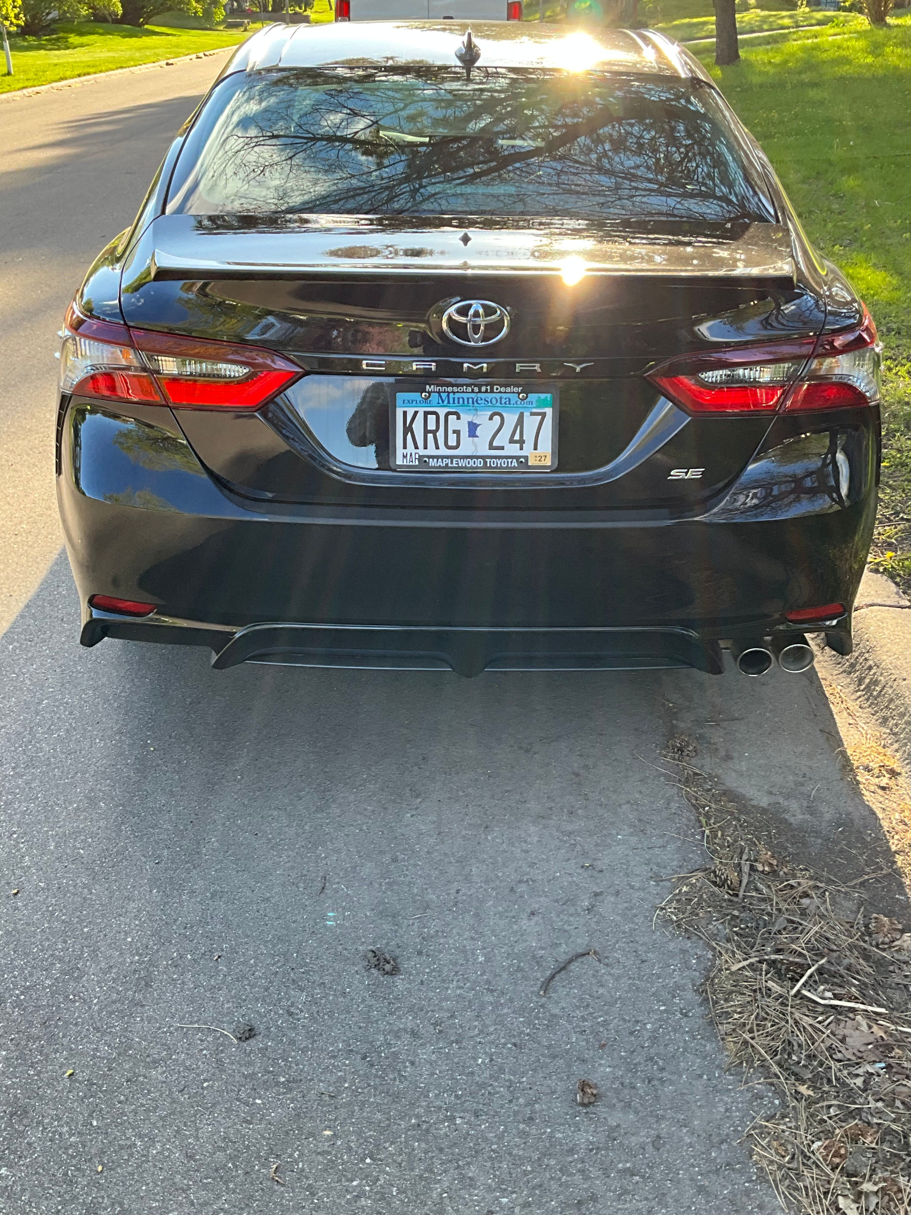 Used 2023 Toyota Camry SE FWD image 9