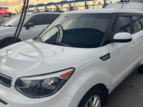 Used 2017 Kia Soul + FWD image 1