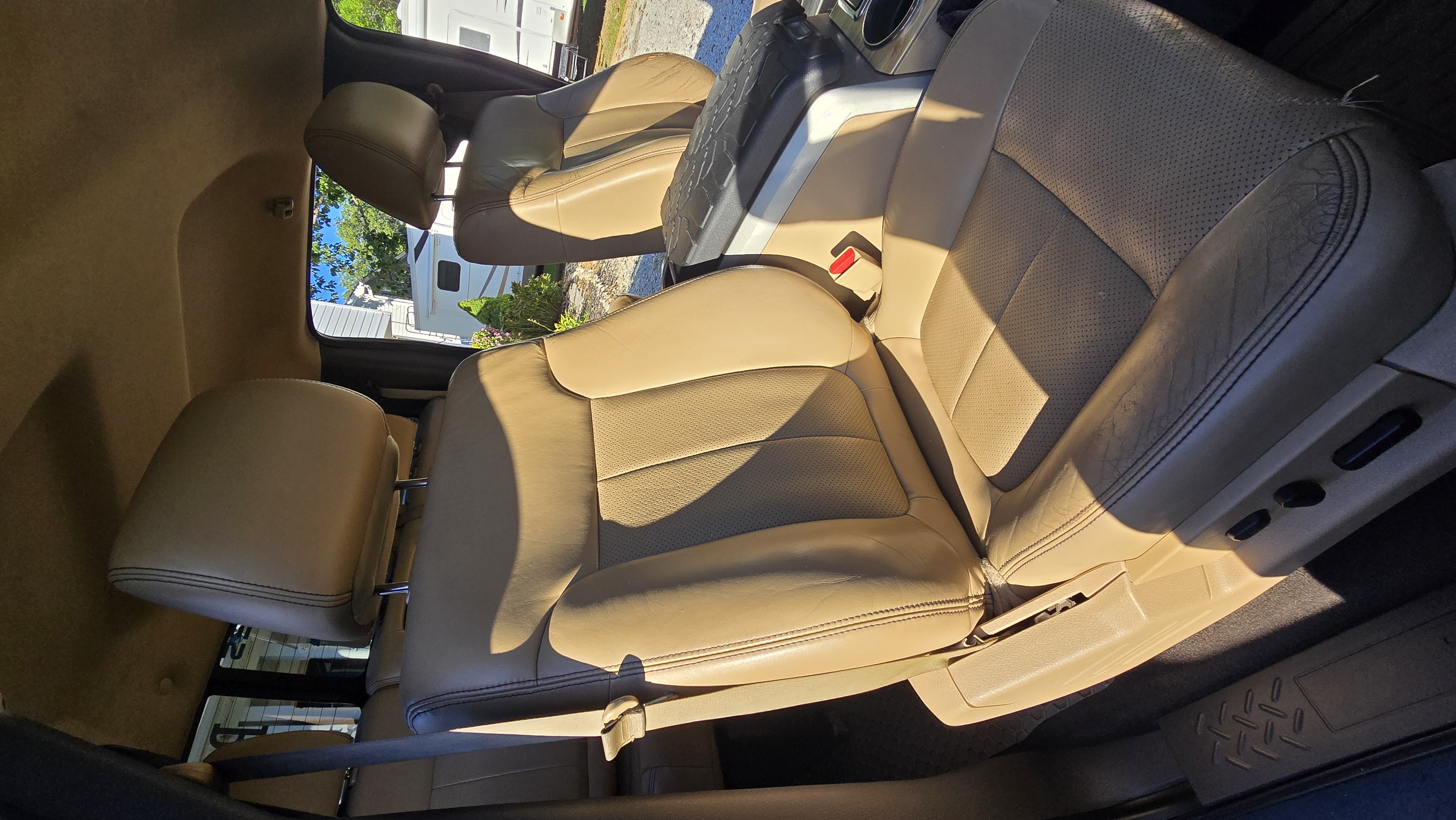 Used 2011 Ford F150 Lariat w/ Lariat Chrome Pkg AWD/4WD image 21