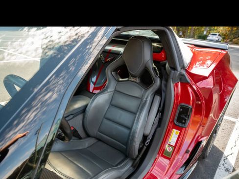 Used 2015 Chevrolet Corvette Z06 w/ 3LZ Preferred Equipment Group image 9