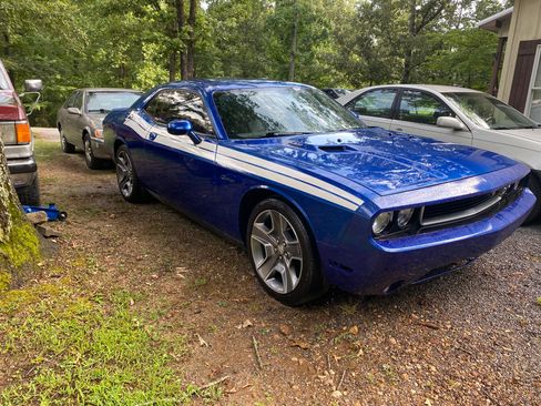 Used 2012 Dodge Challenger R/T RWD image 4
