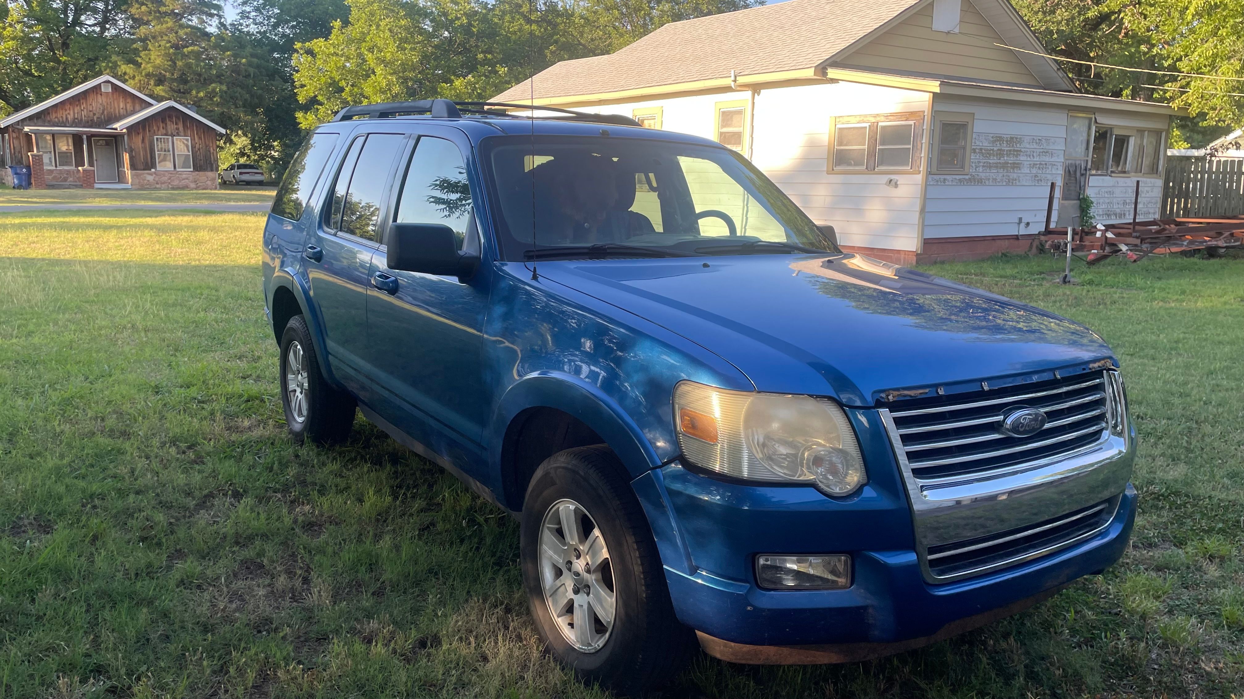 Used 2010 Ford Explorer XLT RWD image 8