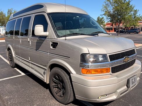 Used 2022 Chevrolet Express 2500 w/ Enhanced Convenience Package RWD image 9