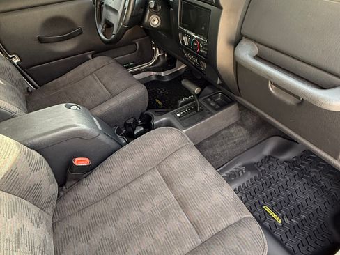 Used 2003 Jeep Wrangler X image 10