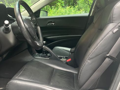Used 2013 Acura ILX w/ Premium Package FWD image 4