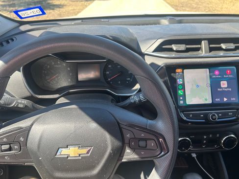 Used 2021 Chevrolet TrailBlazer LT w/ Sun and Liftgate Package image 2