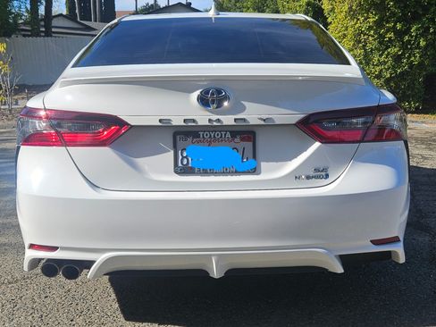 Used 2021 Toyota Camry SE image 8