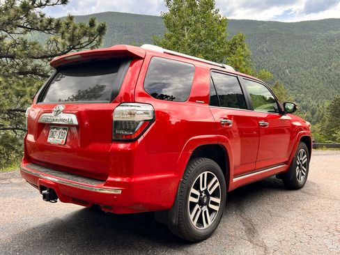 Used 2023 Toyota 4Runner Limited image 12