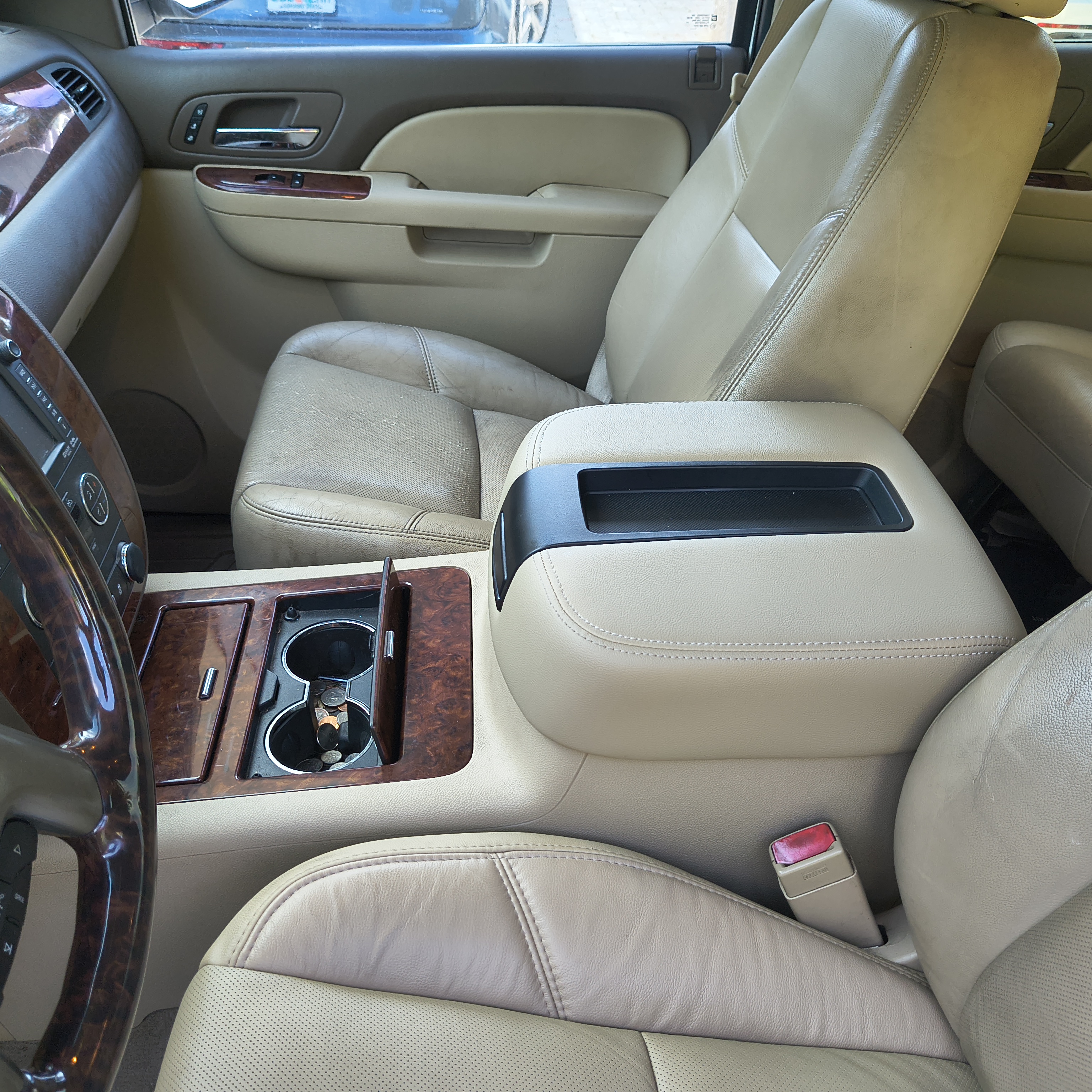 Used 2012 Chevrolet Avalanche LTZ AWD/4WD image 29