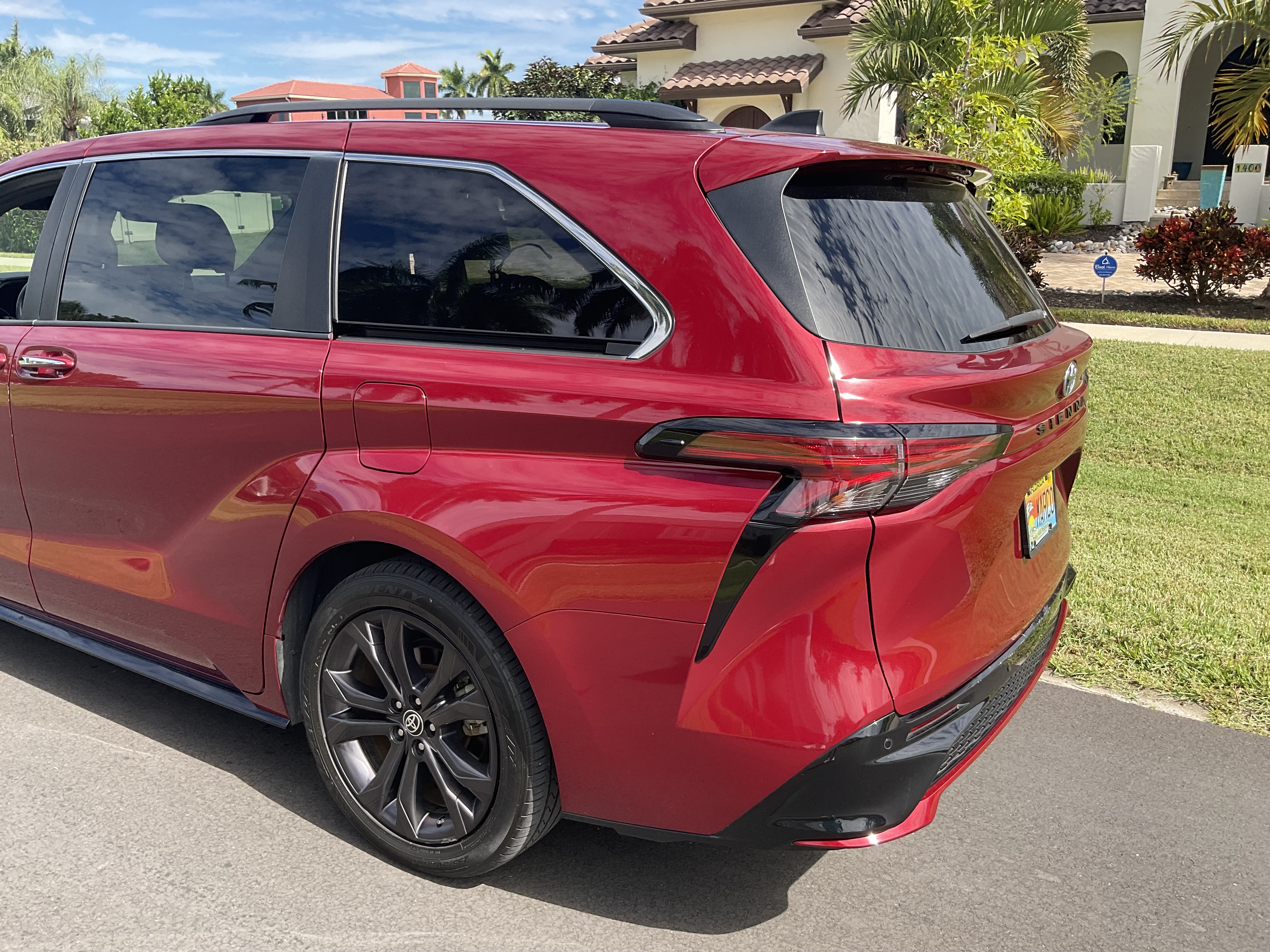 Used 2022 Toyota Sienna XSE w/ XSE Plus Package FWD image 6