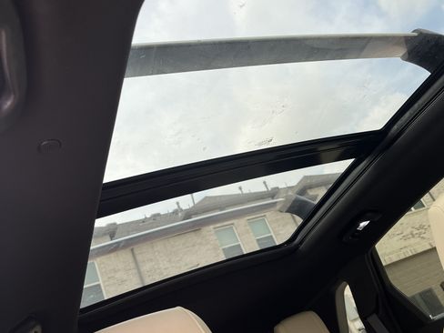 Used 2018 Cadillac XT5 Premium Luxury w/ Driver Assist Package image 12