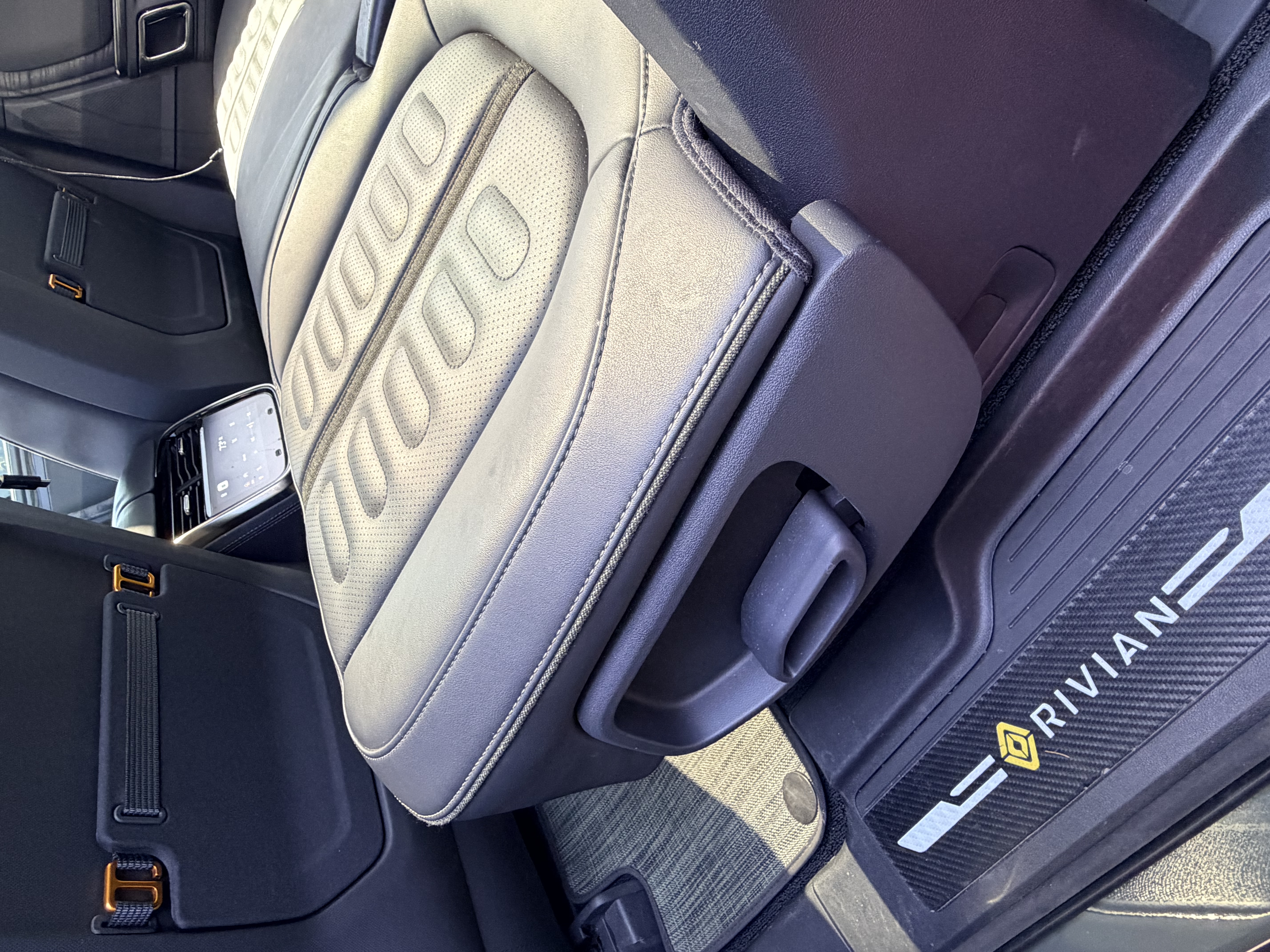 Used 2022 Rivian R1S Launch Edition Quad AWD/4WD image 13