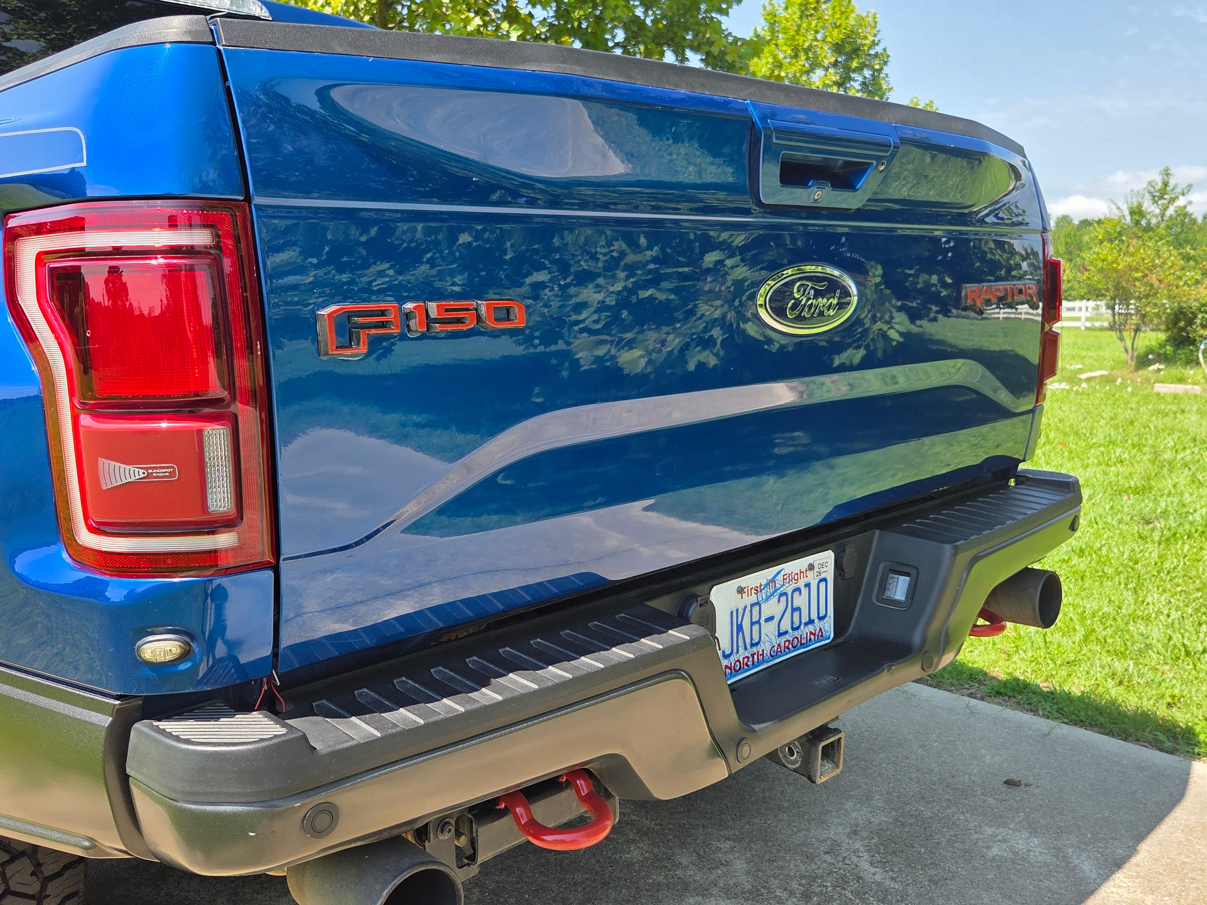 Used 2017 Ford F150 Raptor w/ Equipment Group 802A Luxury AWD/4WD image 9