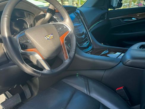 Used 2019 Cadillac Escalade Premium Luxury image 14