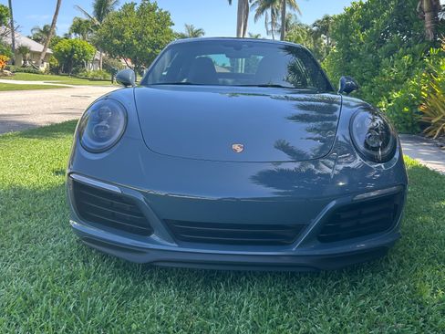 Used 2018 Porsche 911 Carrera image 13
