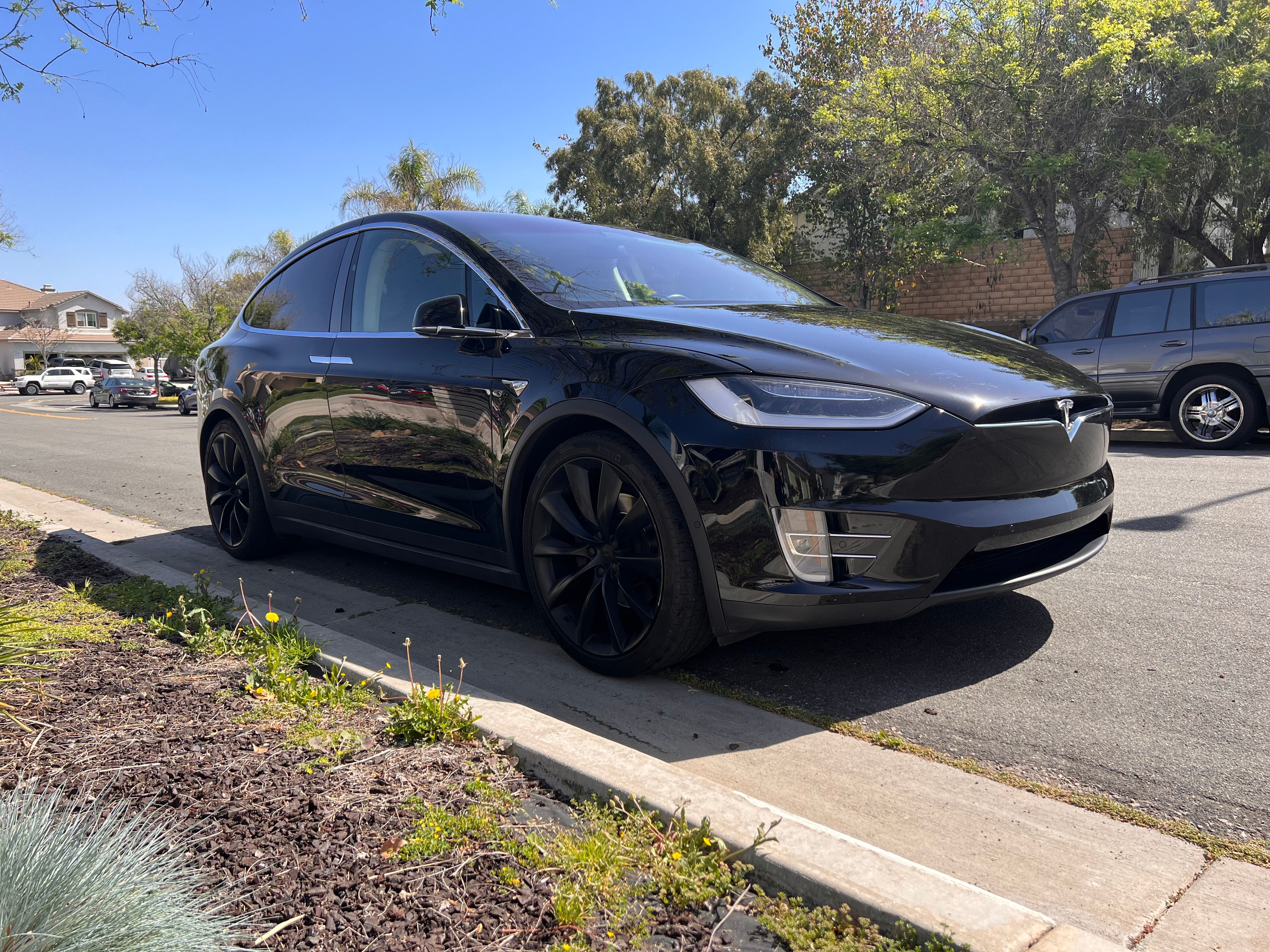 Used 2018 Tesla Model X 75D AWD/4WD image 2