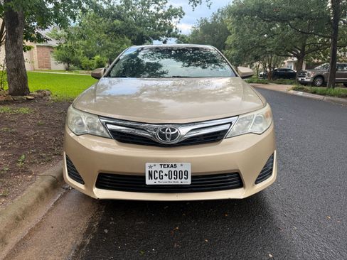 Used 2012 Toyota Camry LE FWD image 5