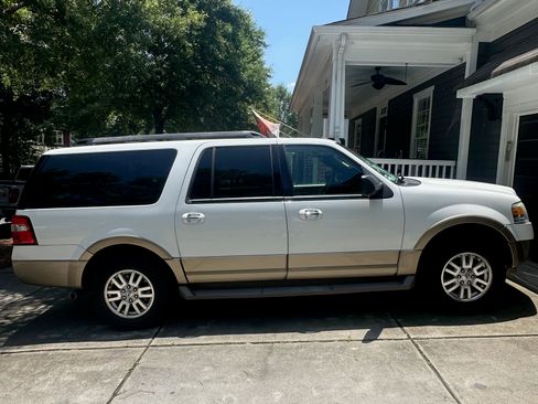 Used 2011 Ford Expedition EL XLT w/ 201A Rapid Spec Order Code RWD image 1
