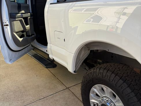 Used 2022 Ford F250 XLT AWD/4WD image 4