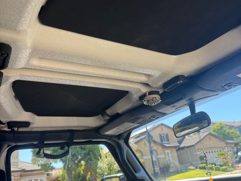 Used 2021 Jeep Wrangler Unlimited Rubicon AWD/4WD image 9