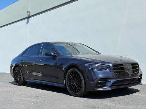 Used 2022 Mercedes-Benz S 500 4MATIC image 4