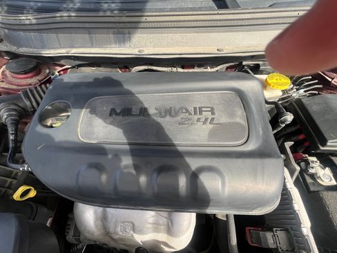 Used 2019 Jeep Cherokee Latitude Plus image 12