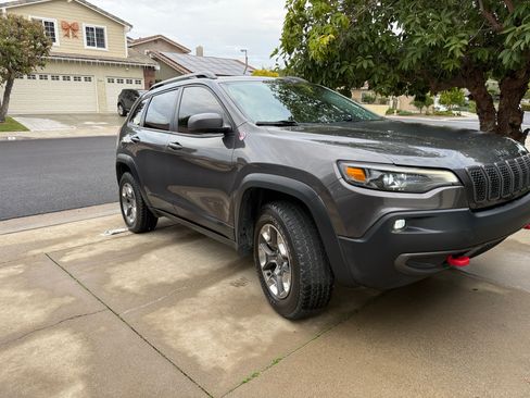 Used 2019 Jeep Cherokee Trailhawk w/ Comfort/Convenience Group image 10