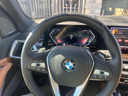 Used 2025 BMW X5 xDrive40i w/ Premium Package image 23