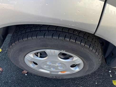 Used 2005 Saturn Vue 2WD image 14