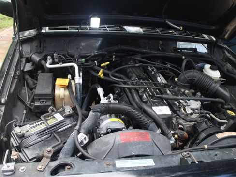 Used 2000 Jeep Cherokee Sport AWD/4WD image 6
