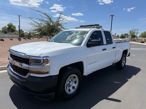 Used 2016 Chevrolet Silverado 1500 W/T w/ Trailering Package RWD image 2