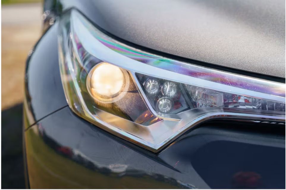 Used 2018 Toyota C-HR XLE FWD image 5