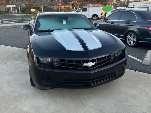 Used 2011 Chevrolet Camaro LS w/ Silver Stripe Package RWD image 4