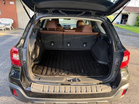 Used 2018 Subaru Outback 2.5i Touring AWD/4WD image 6