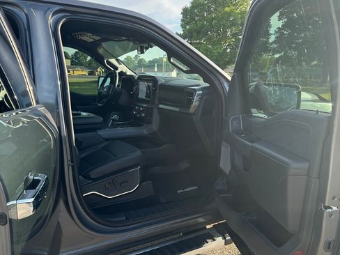 Used 2024 Ford F150 Lariat w/ FX4 Off-Road Package image 8