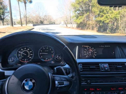 Used 2016 BMW 550i Sedan image 9