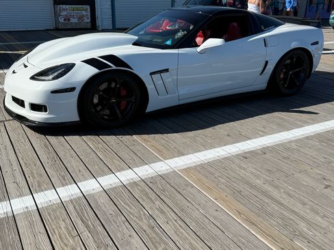 Used 2013 Chevrolet Corvette Grand Sport w/ 2LT Preferred Equipment Group RWD image 14