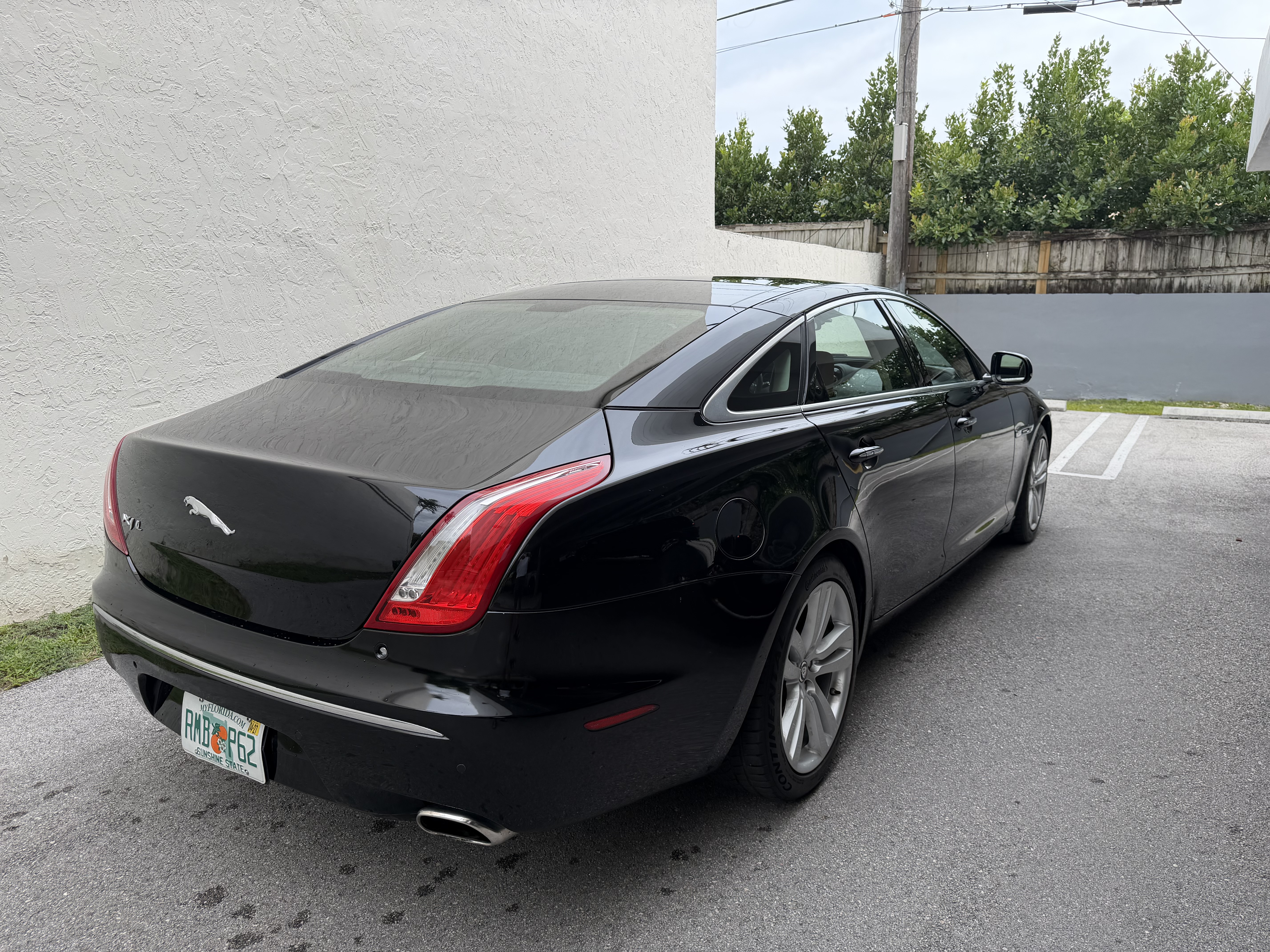 Used 2012 Jaguar XJ L RWD image 6