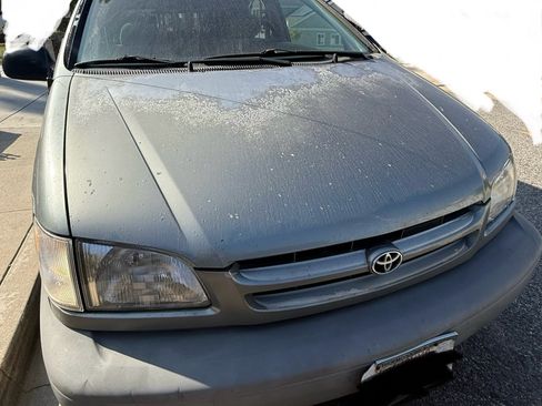 Used 2000 Toyota Sienna LE image 9
