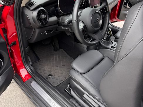 Used 2024 MINI Cooper SE image 14