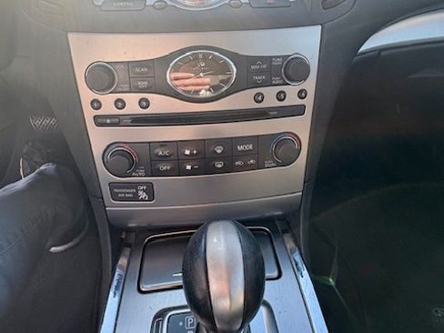 Used 2012 INFINITI G37 x Sedan w/ Premium Pkg image 8