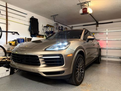 Used 2019 Porsche Cayenne image 1