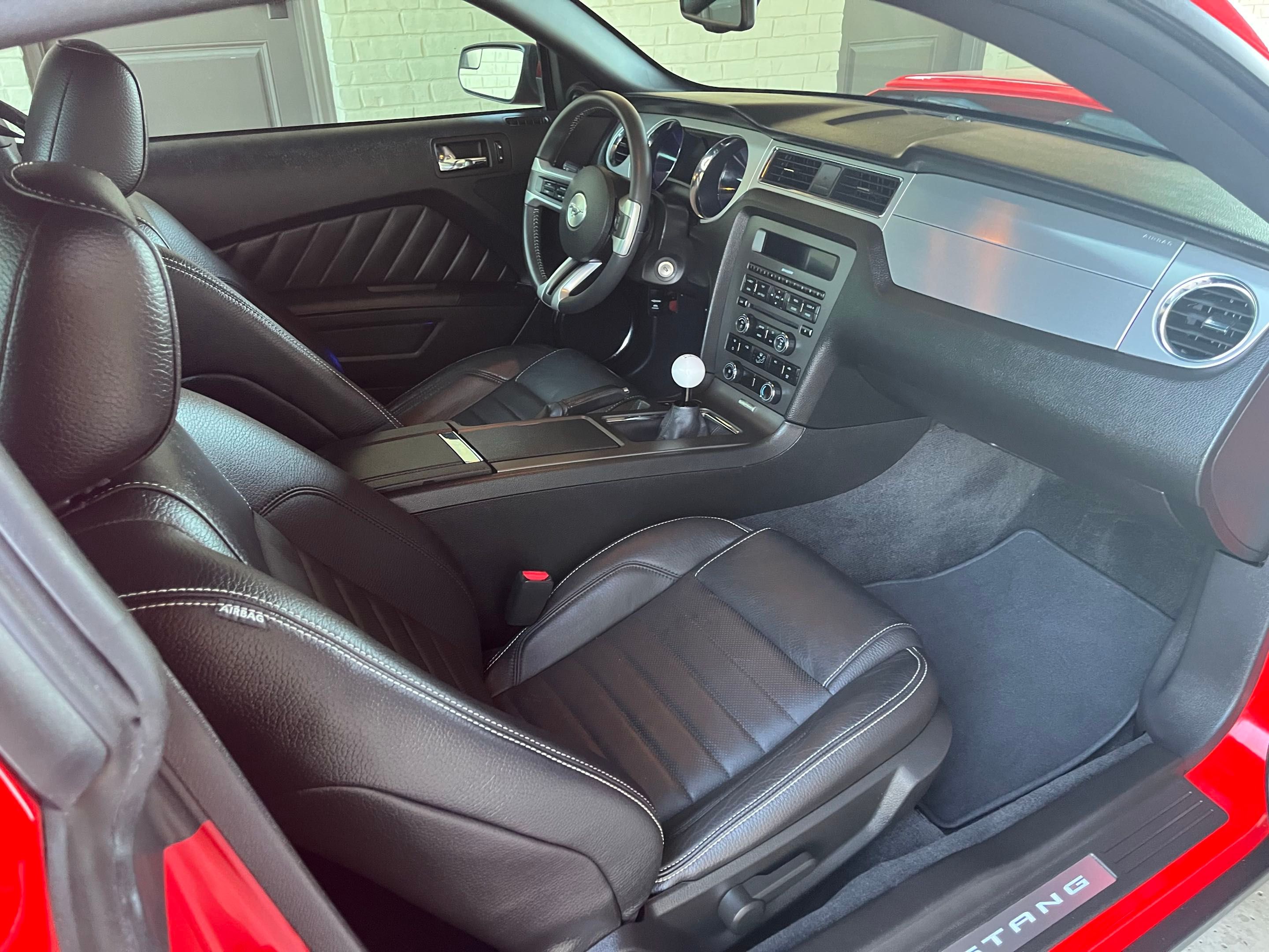 Used 2011 Ford Mustang GT Premium w/ Security Pkg RWD image 14