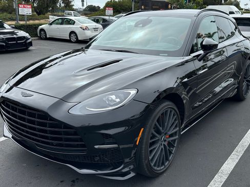 Used 2023 Aston Martin DBX 707 AWD/4WD image 1